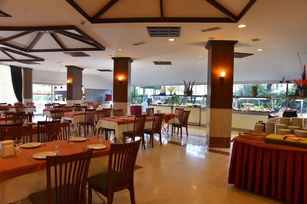 Valeri Beach Hotel 38/50