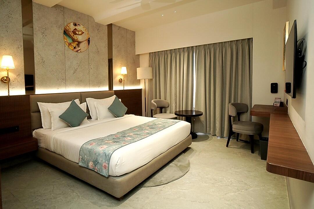 Hotel Ganga Regency 8/34