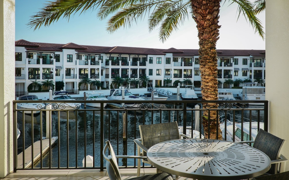 Naples Bay Resort in NAPLES - FL