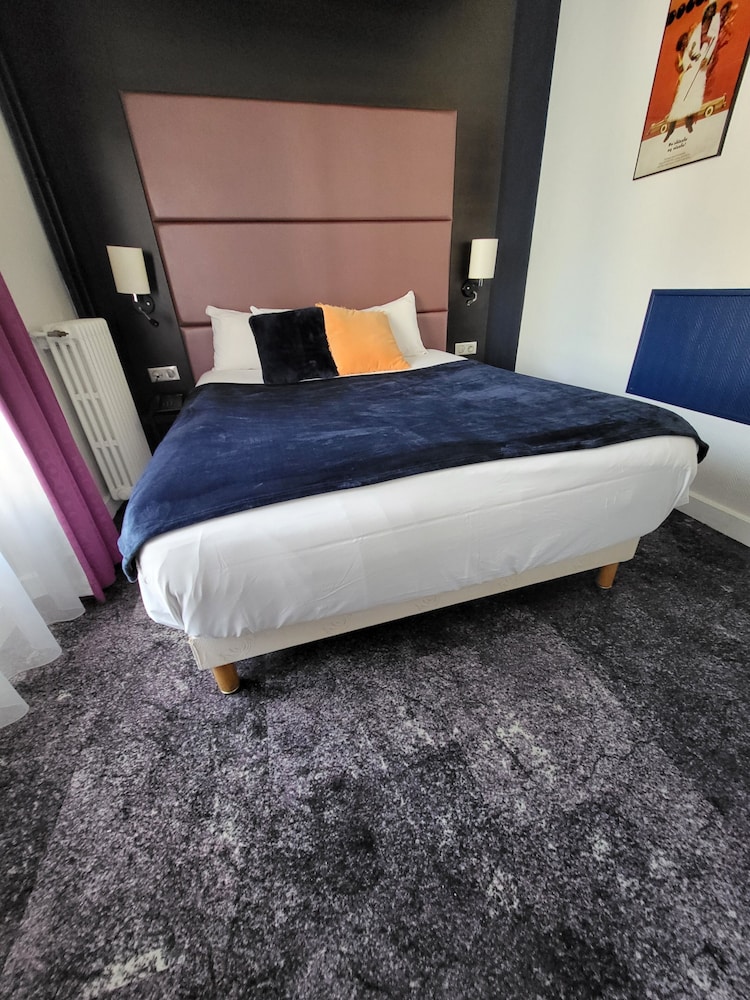 غرفة بسرير كوين، Accueil Hotel Paris Pigalle Montmartre 10/10