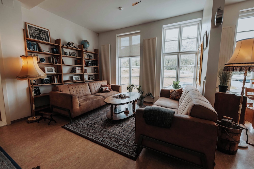 Heradsskolinn Historic Guesthouse 31/50
