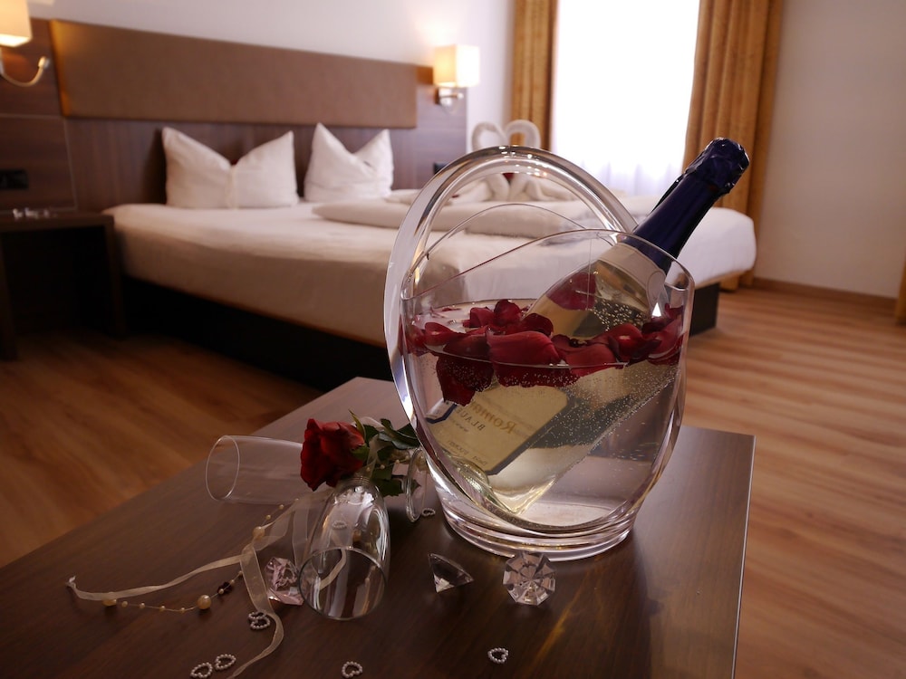 Romantica Hotel Blauer Hecht 33/57