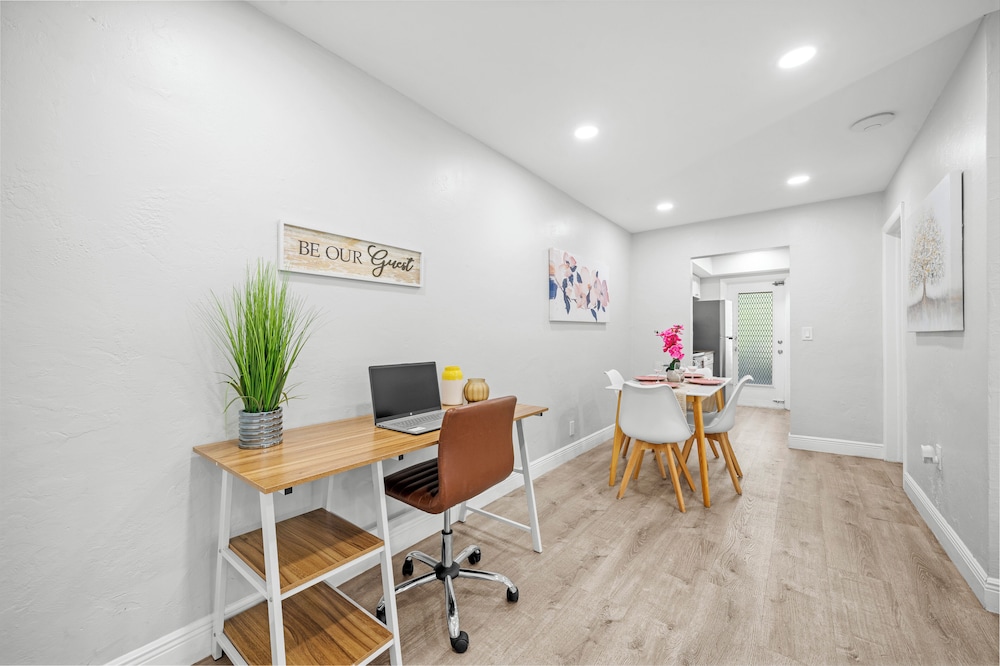 Bayview Regency Apartments By Lowkl 37/50