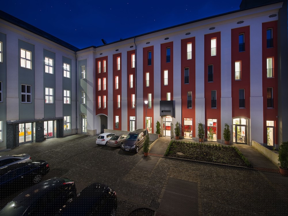 EA Business Hotel Jihlava 1/51