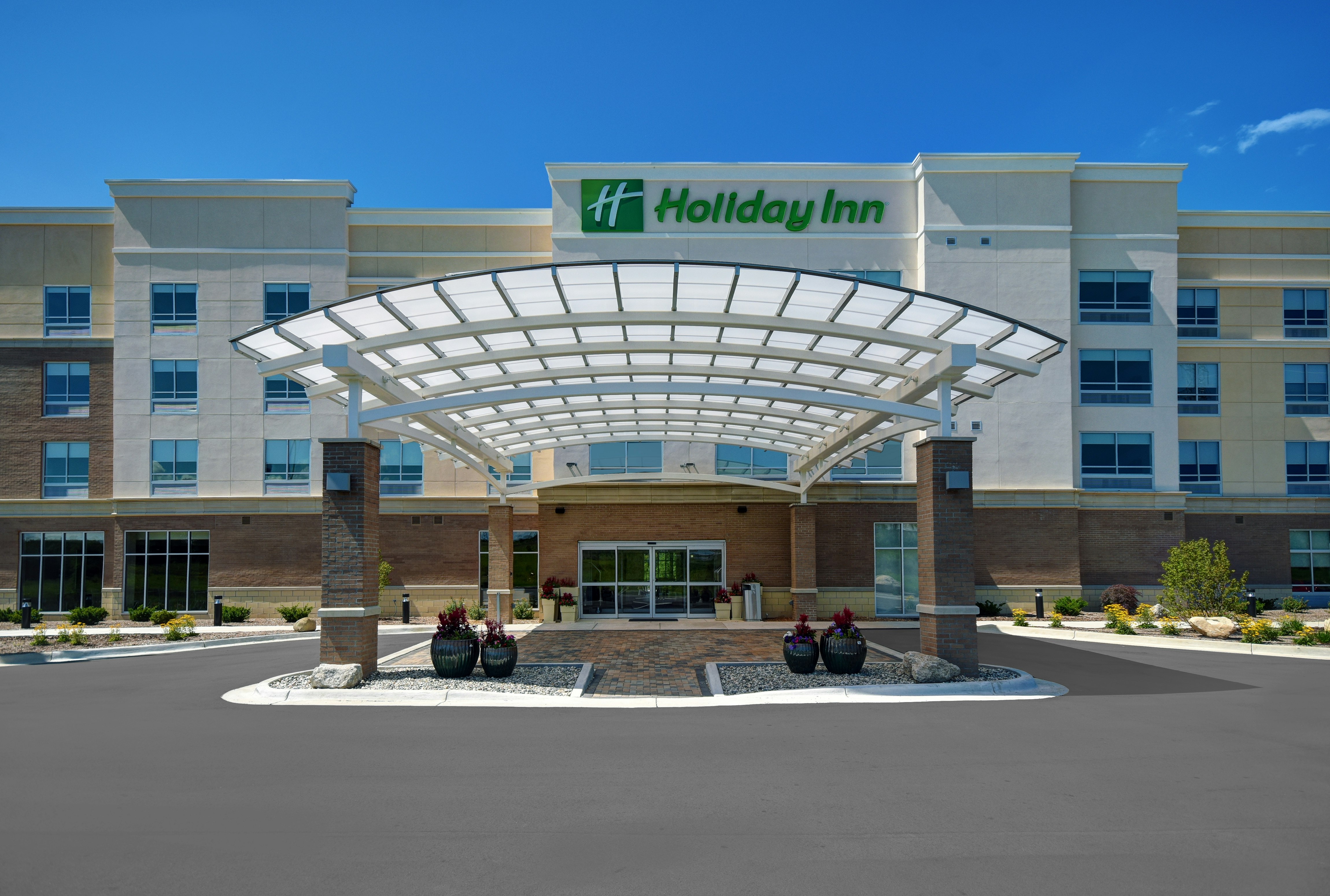 Holiday Inn Grand Rapids North 67/71