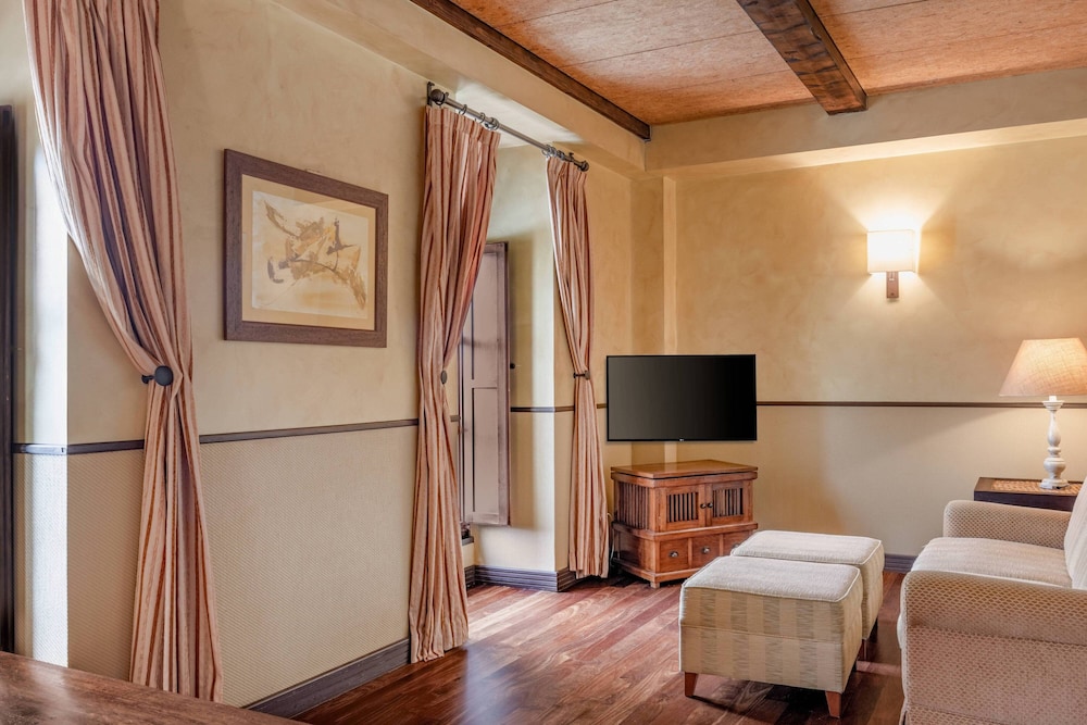 Hotel Palacio Del Carmen Autograph Collection 63/74