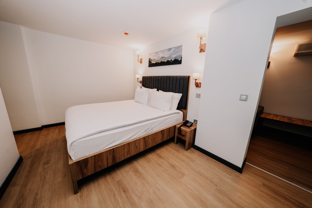 SUPERIOR, DOUBLE BED