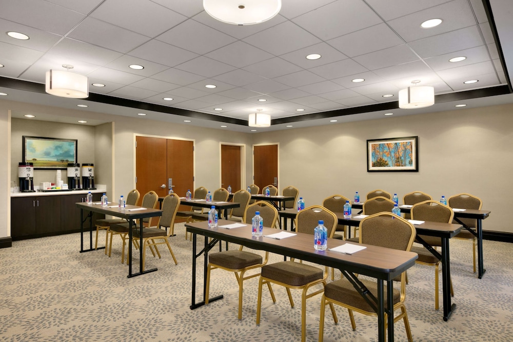 Hampton Inn & Suites Mahwah 47/60