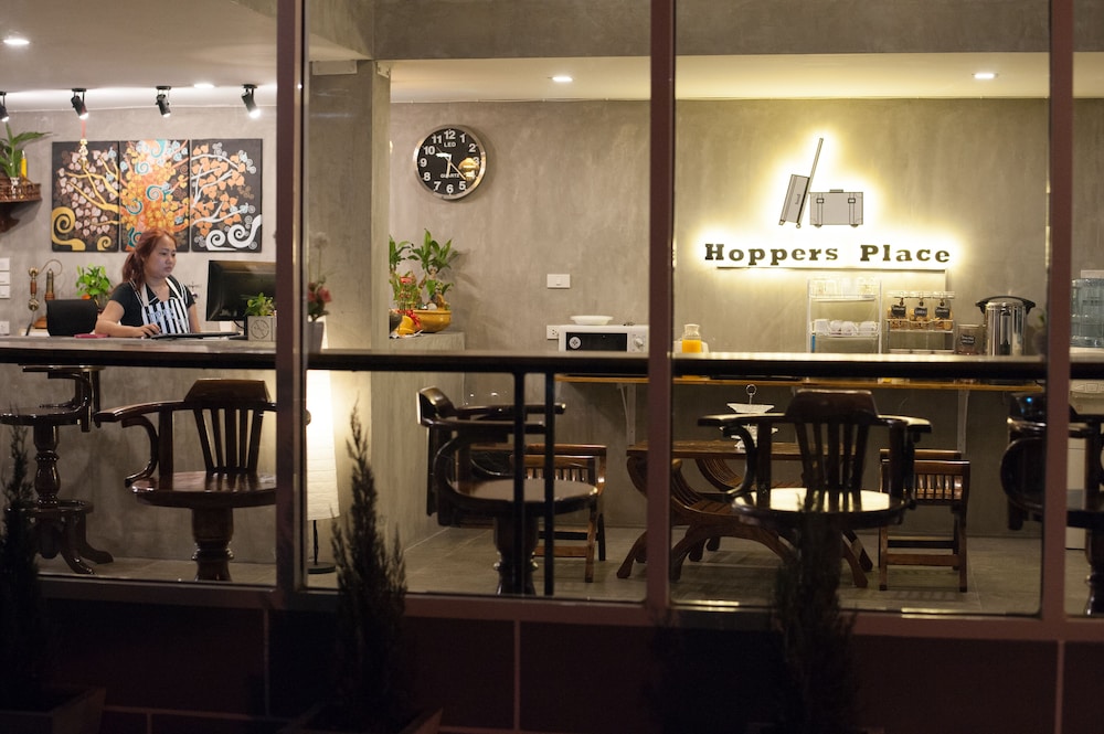 Hoppers Place Donmuang Hostel 40/46