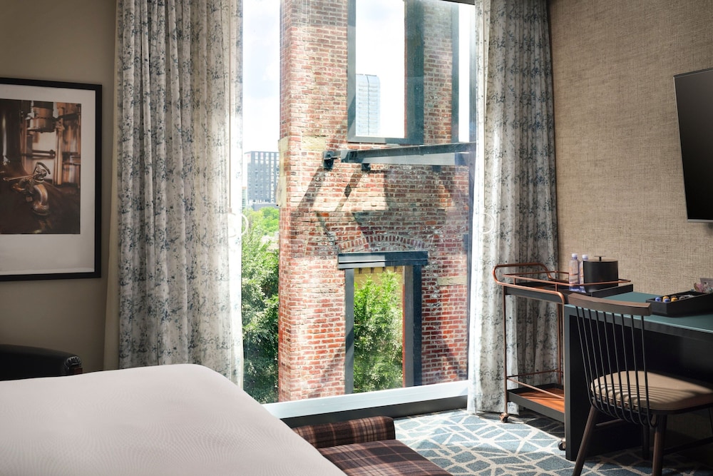 Hotel Distil Autograph Collection 43/82