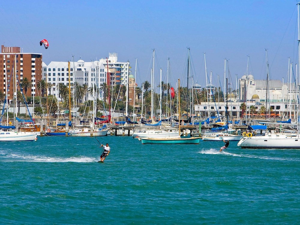 Novotel St Kilda 45/49