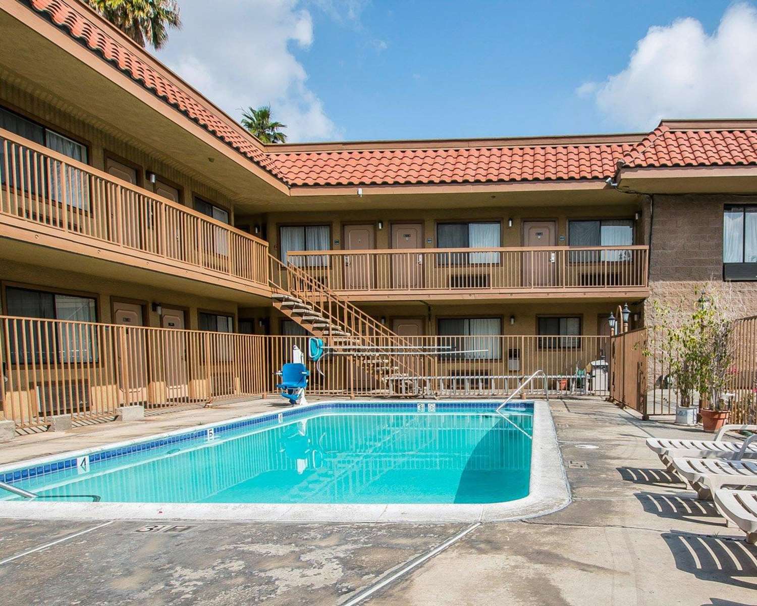 Palm Inn Riverside 2/29