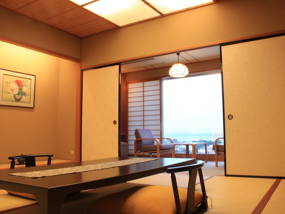 Hanabishi Hotel 44/70
