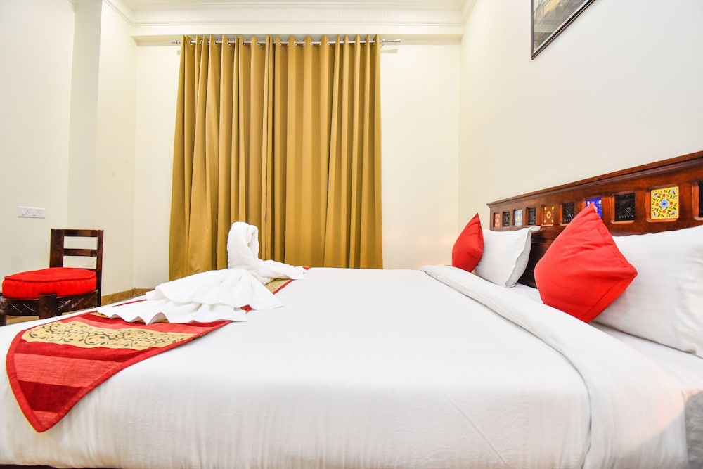 Hotel Laxmi Niwas 26/62
