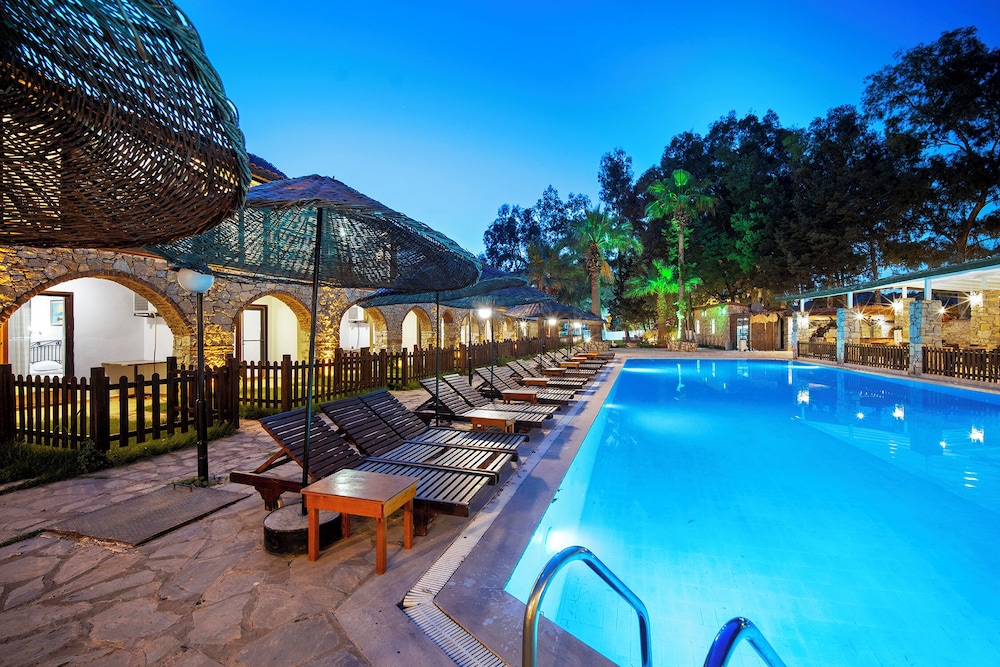 Alados Otel 24/50