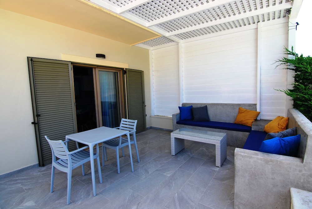 Cypress Garden Villas 24/50