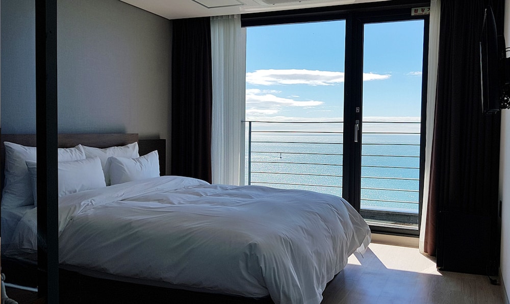 ROOM, DOUBLE BED, OCEAN VIEW