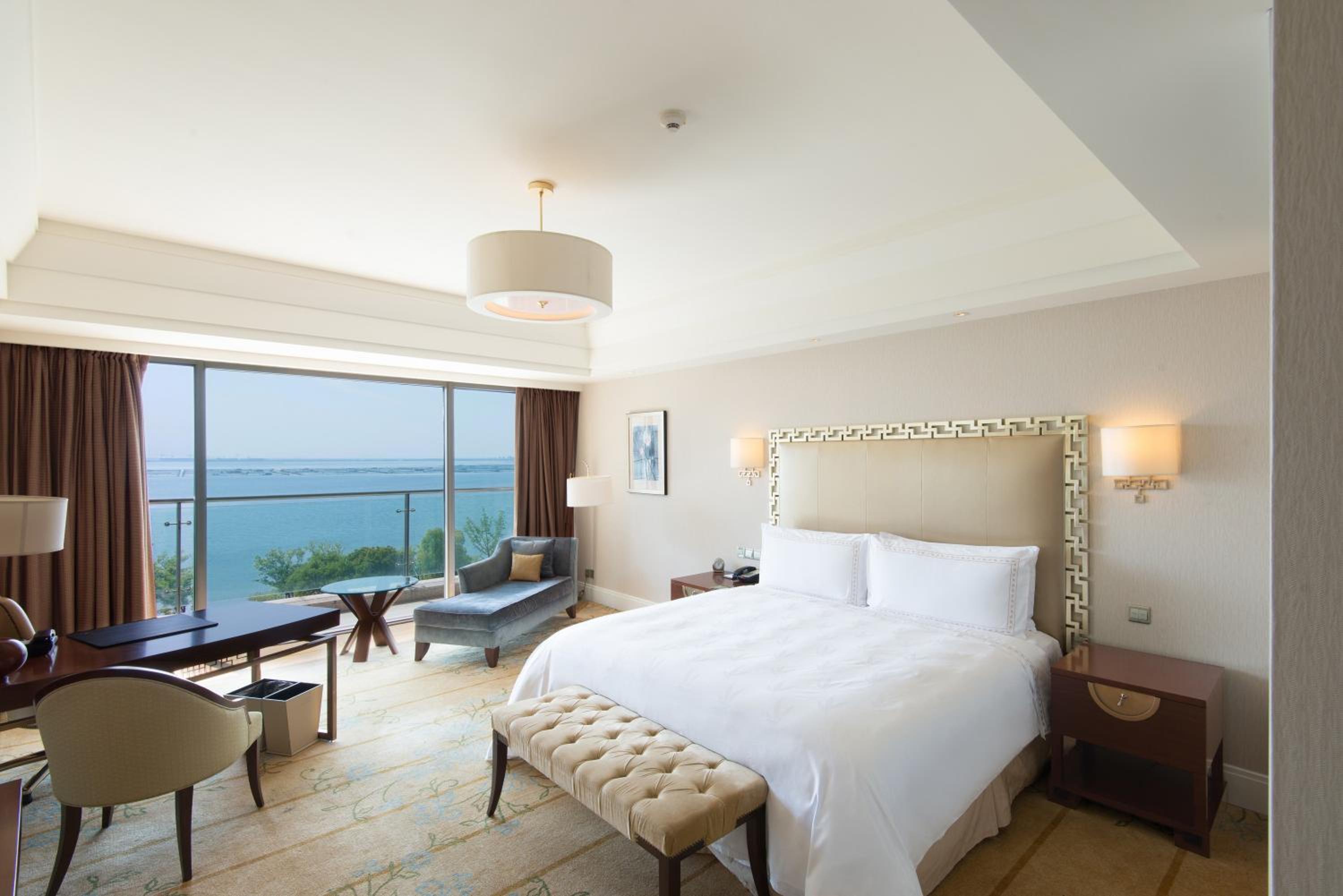 Fairmont Gold, Lake View