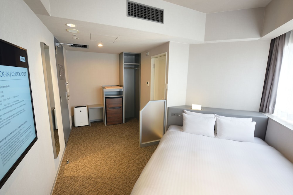 ROOM, DOUBLE BED, CORNER, SMOKING