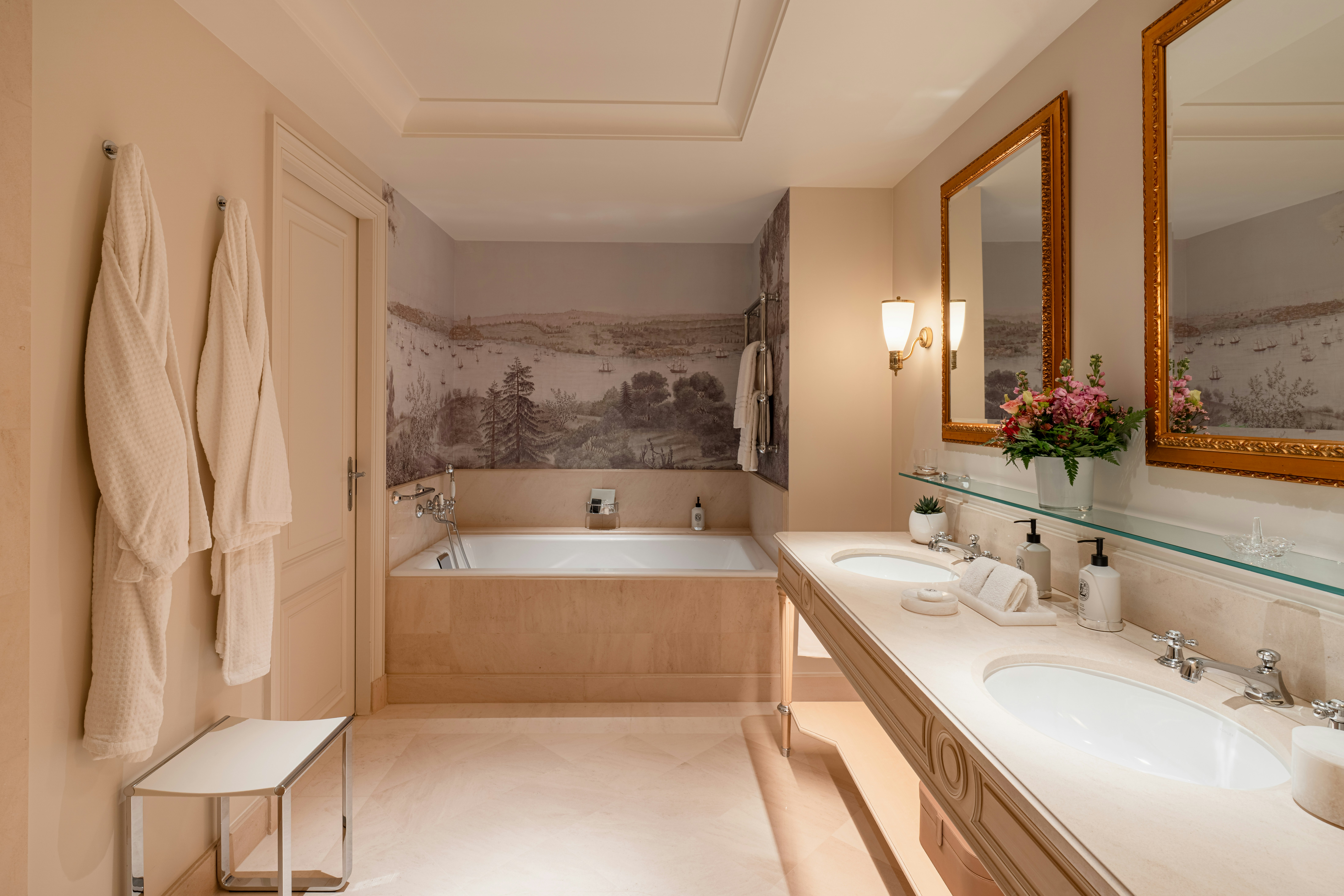 Four Seasons Hotel Des Bergues Geneva 83/83