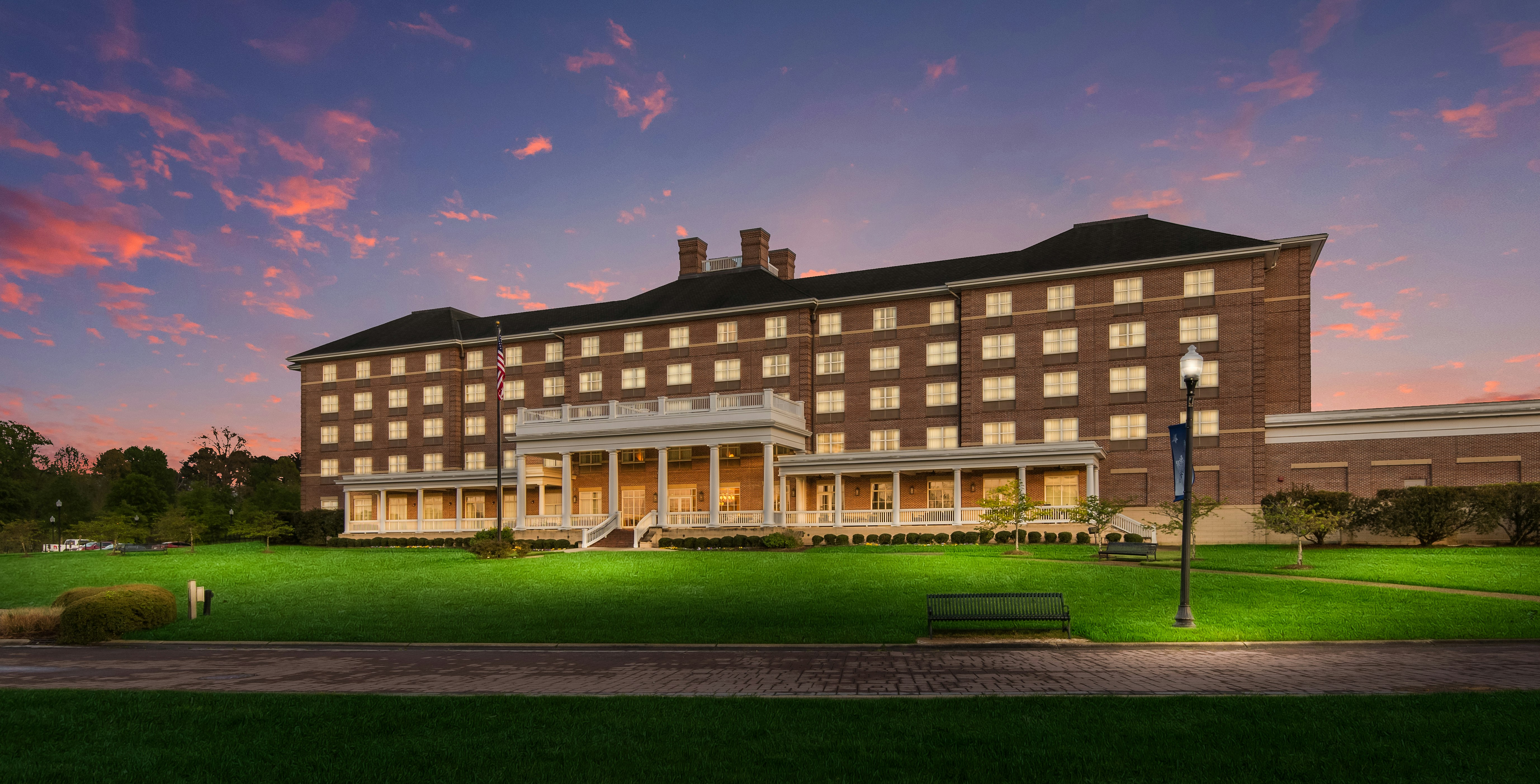 Hilton Garden Inn Suffolk Riverfront 2/50