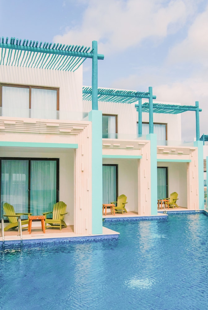 Margaritaville Island Reserve Riviera Cancun by Karisma 1/81