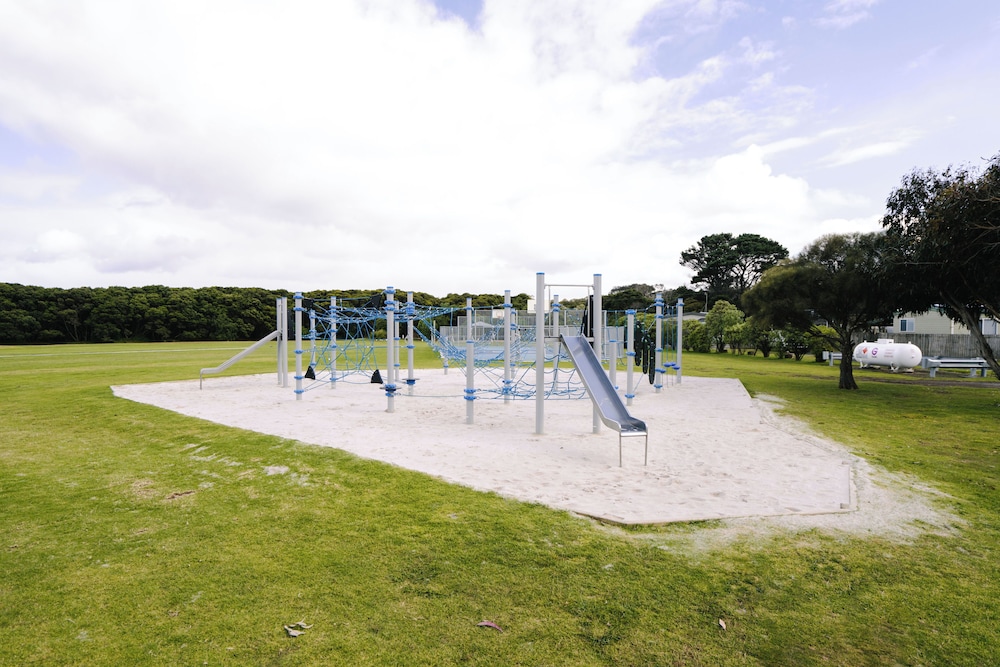 ANGLESEA BEACHFRONT FAMILY CARAVAN PARK 19/50