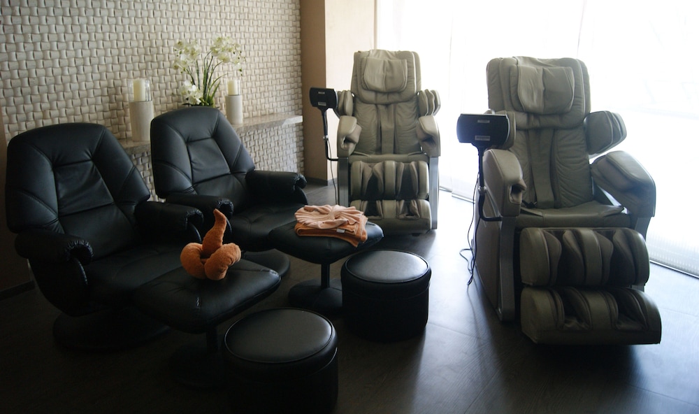 Hotel Xyz 23/49