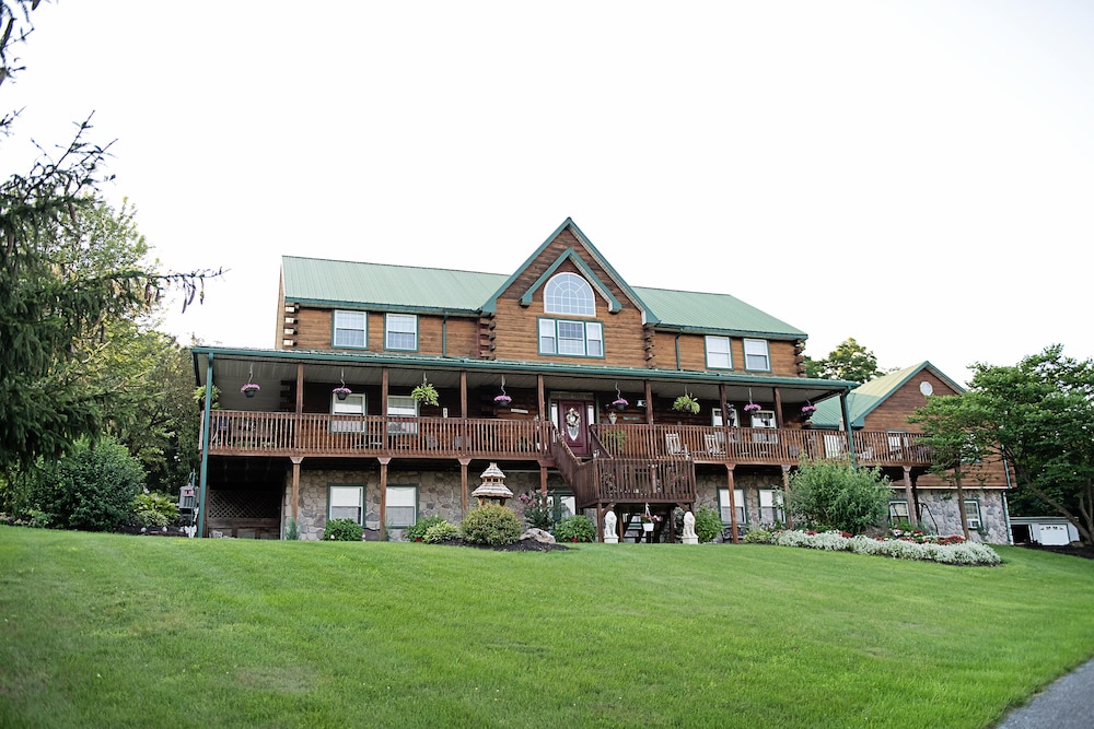Berry Patch Bed and Breakfast 2/50