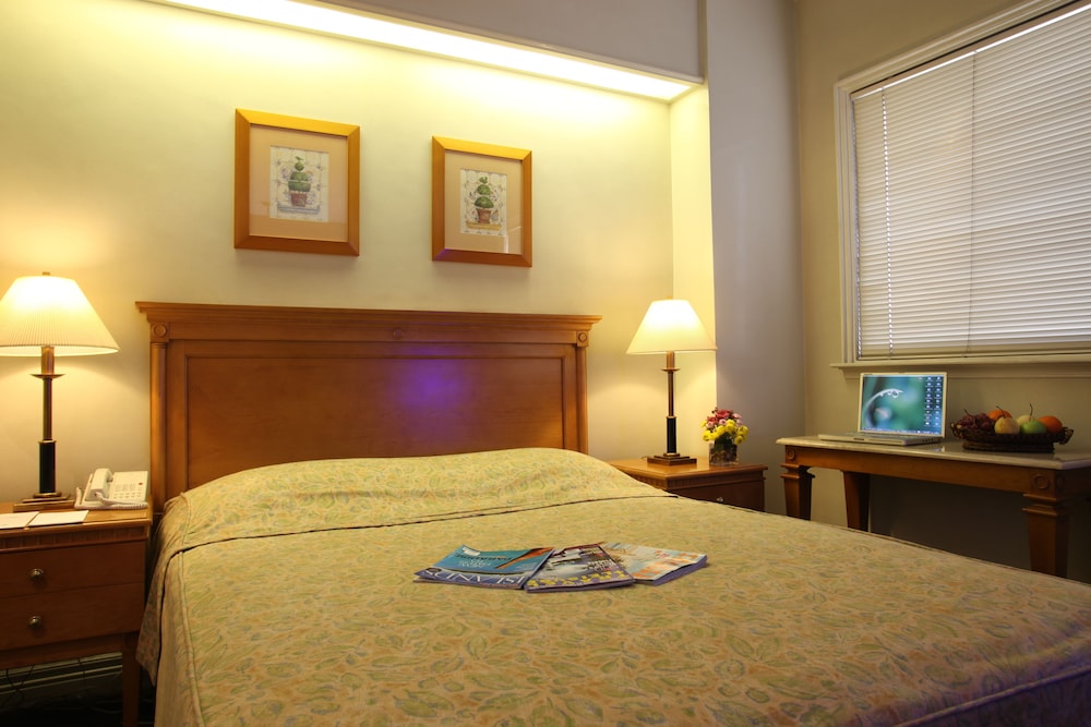 Sunny Bay Suites 26/33