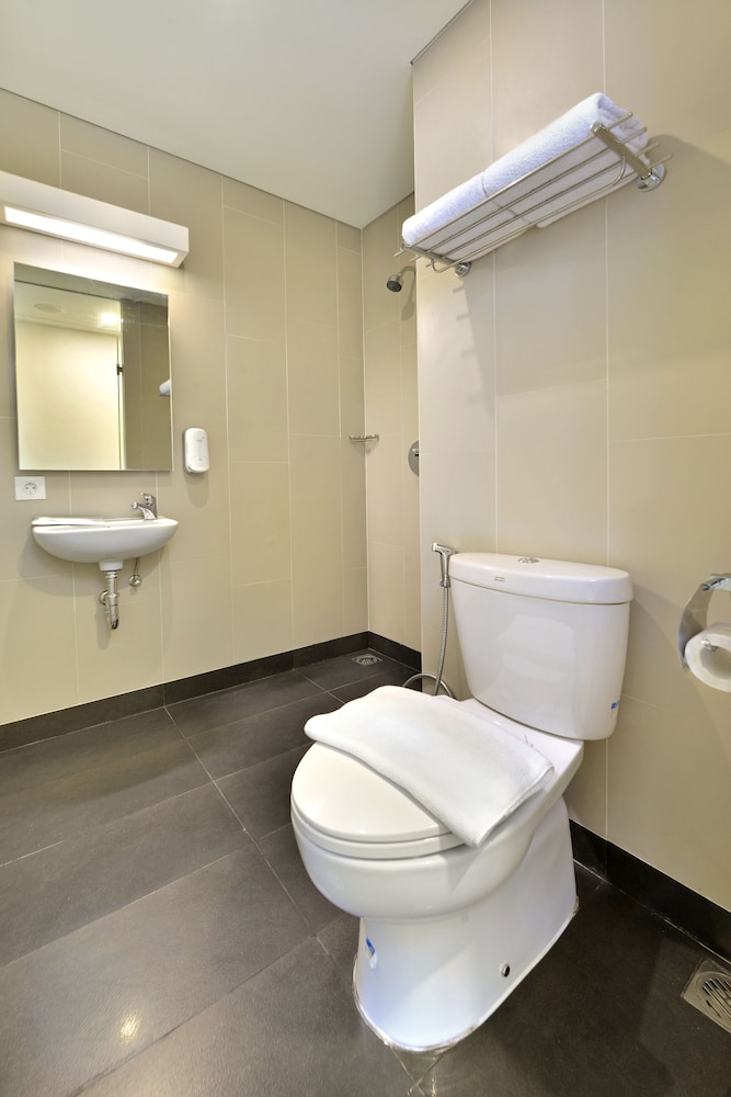 Whiz Hotel Sudirman Cilacap 60/60