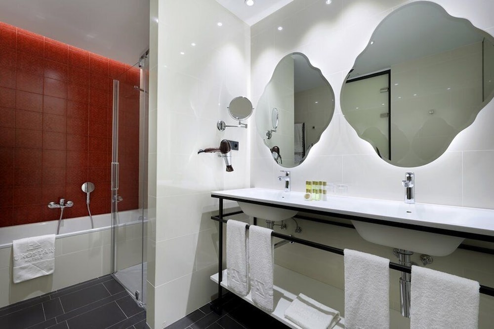 Junior Suite, Double Bed, Cathedral View
