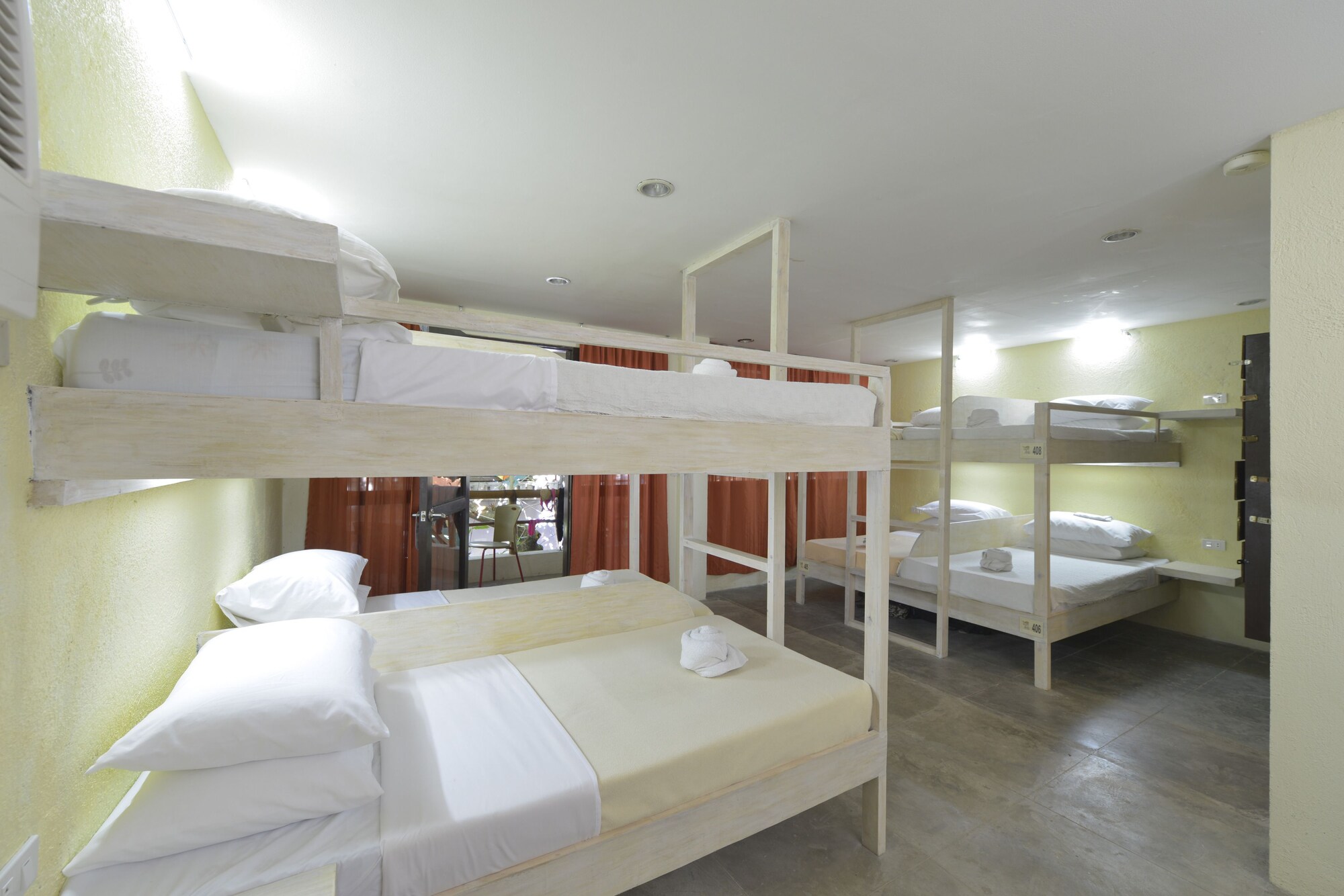 MIXED DORM