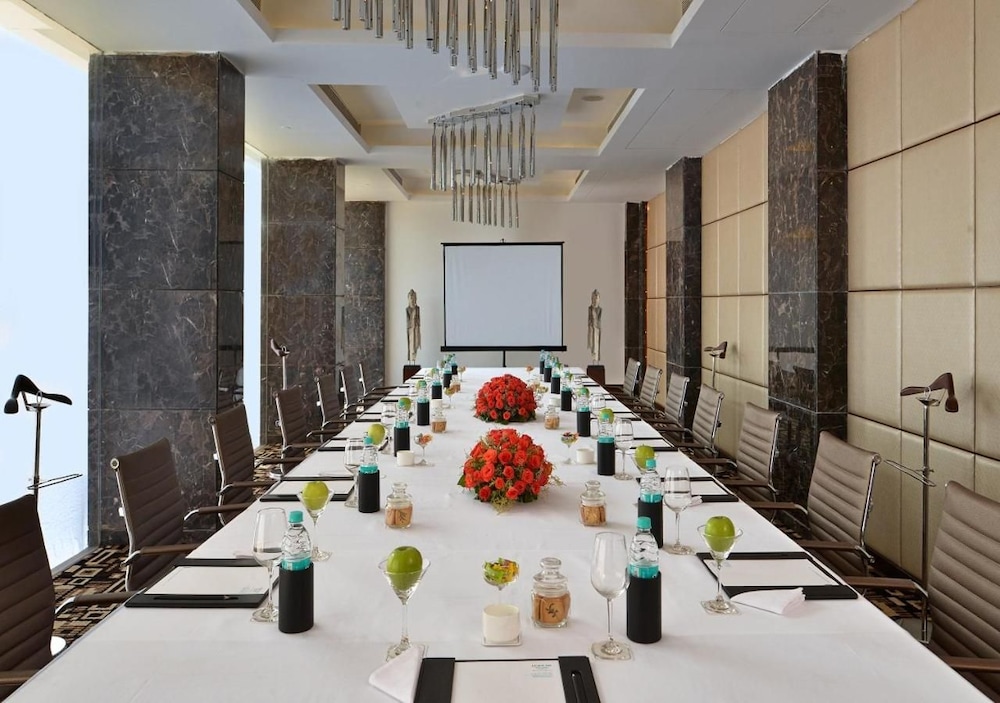 Fortune Park Sishmo Gautam Nagar 36/49