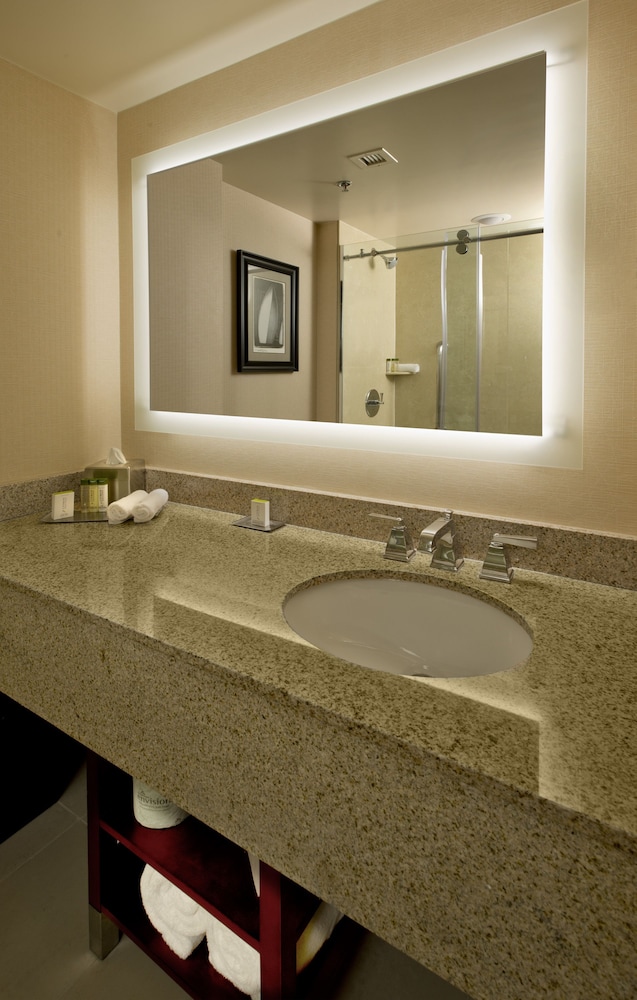 Doubletree By Hilton Boston North Shore 11/64