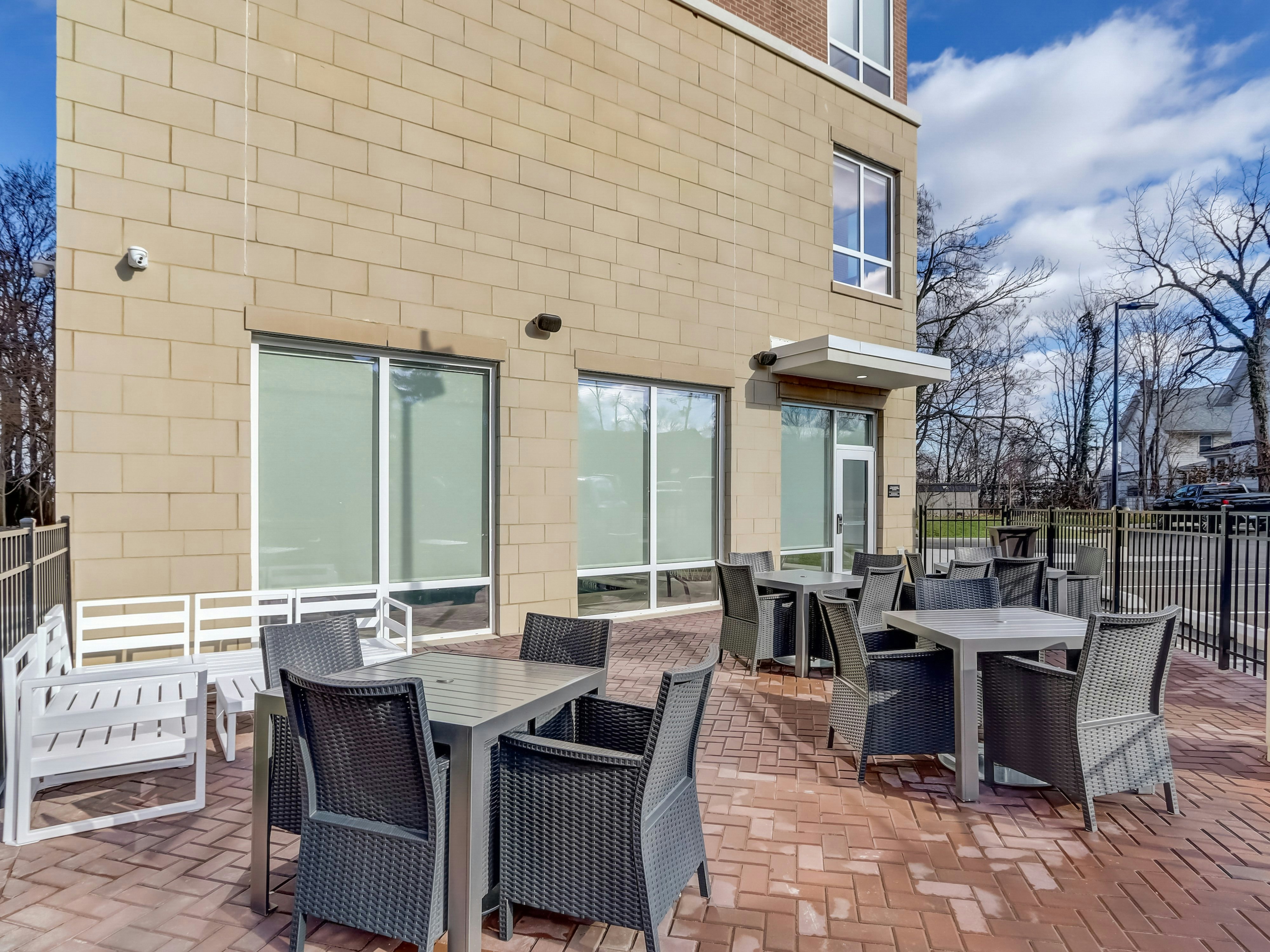 Hampton Inn & Suites Cincinnati Midtown Rookwood 16/26