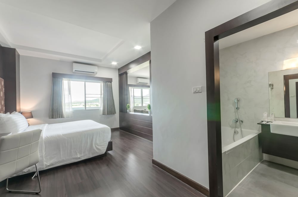 Eastpana Hotel 15/71