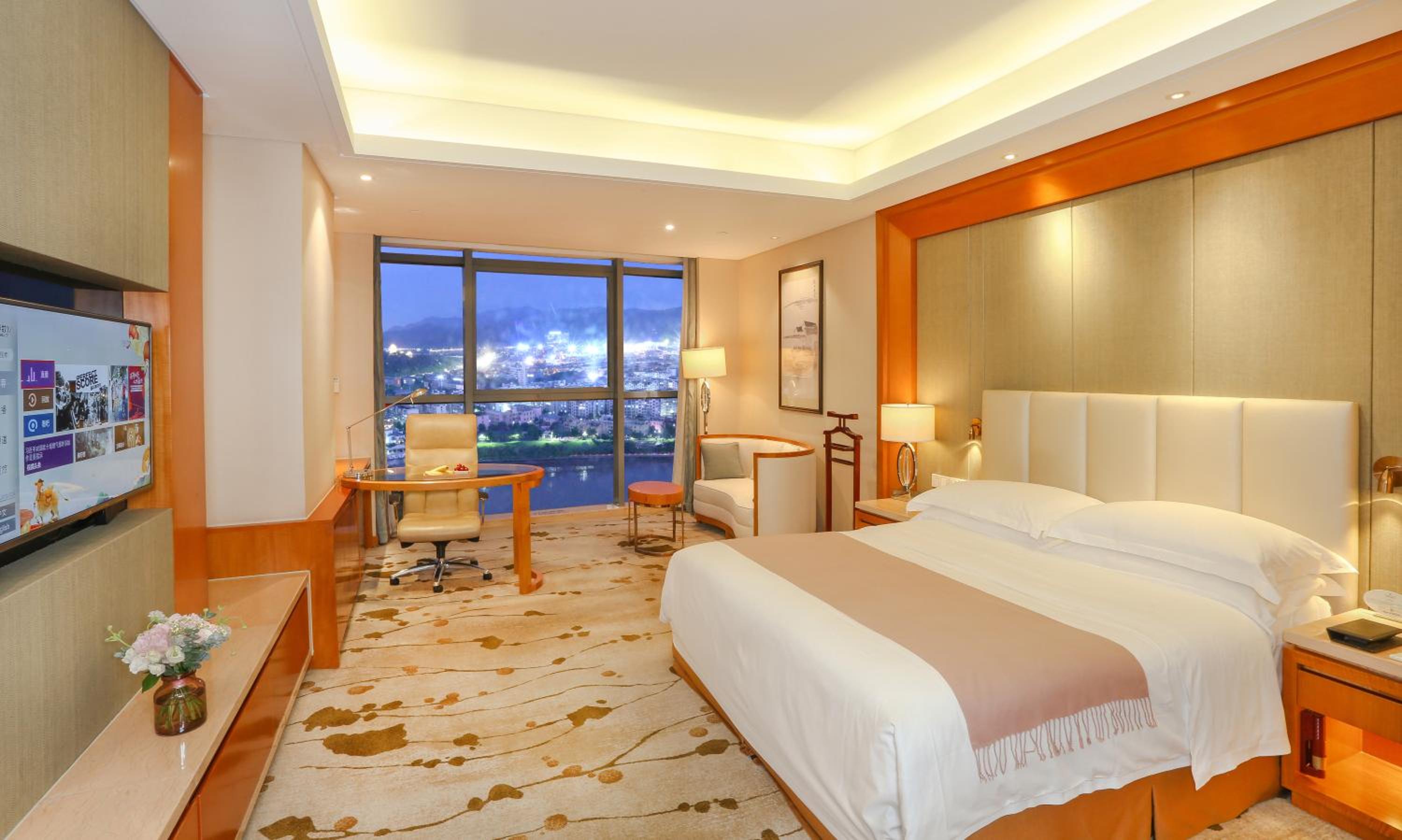 Business, King Bed, Queen Bed, River View