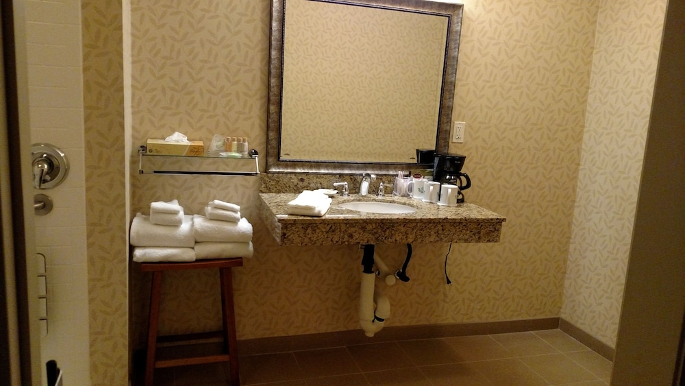 Granzella's Inn 20/23