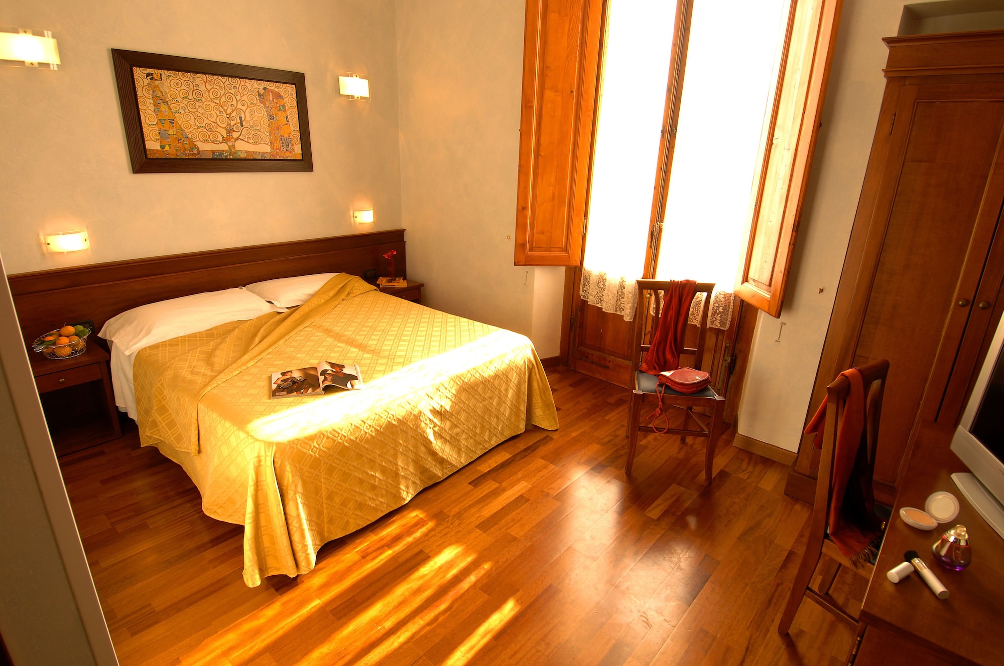ROOM, DOUBLE BED, CATHEDRAL VIEW