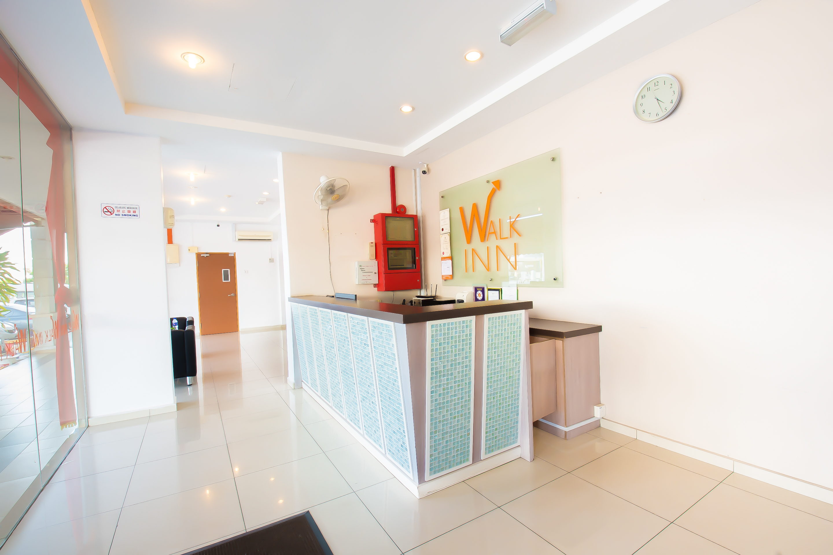 Oyo 582 Hotel Walk Inn photo5