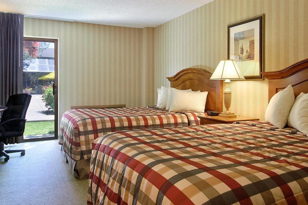Red Lion Hotel Twin Falls 10/35
