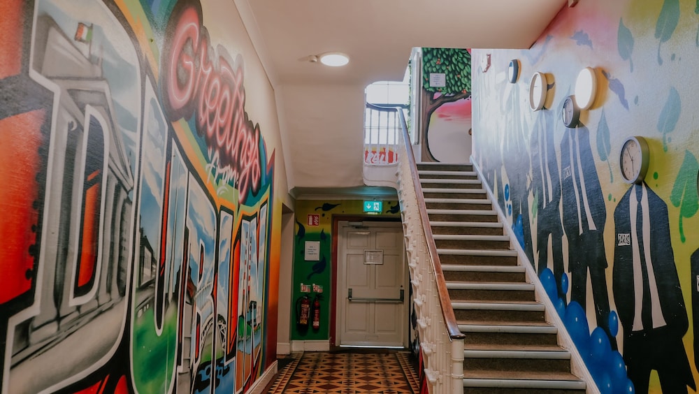 Gardiner House Hostel 67/73