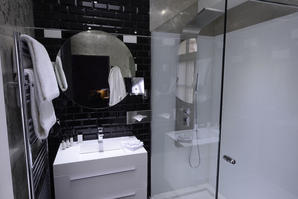 Art Hotel Rochecorbon 73/74