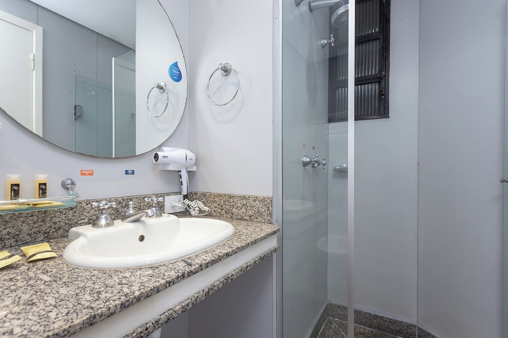 غرفة تنفيذية بسرير مزدوج، The Roochelle Hotel 6/8