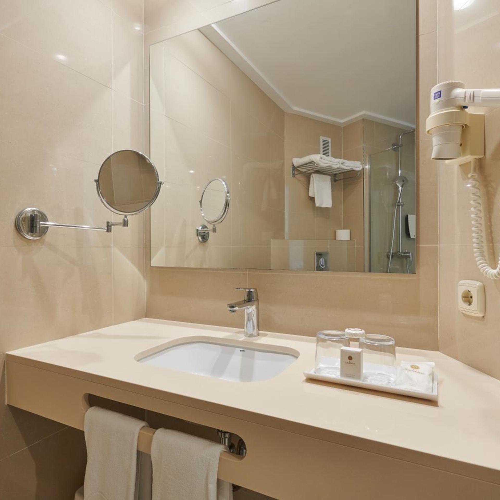 غرفة ثلاثية بشرفة، Hotel Sabina & Suites 3/4