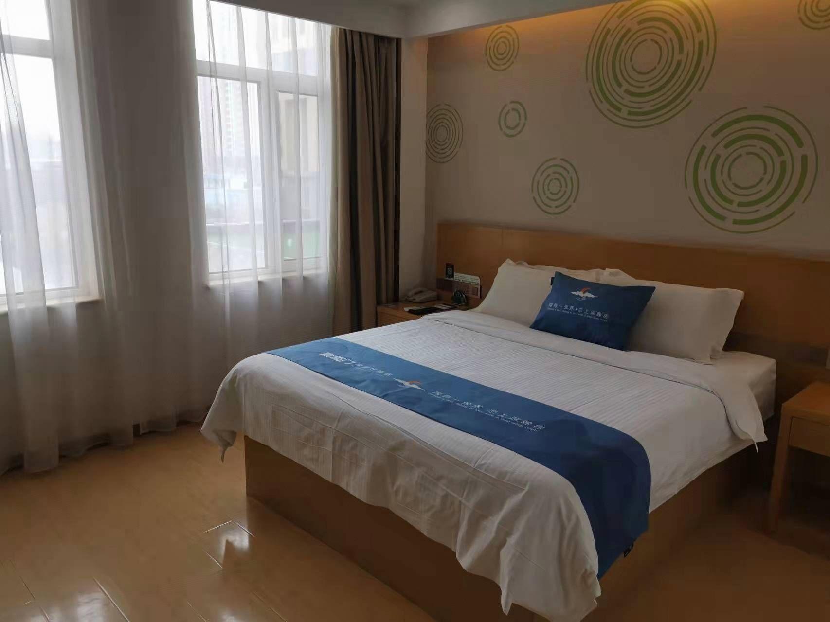 GreenTree Inn Jinan Licheng District Fenghuang Road East High-speed Railway Station 7/18