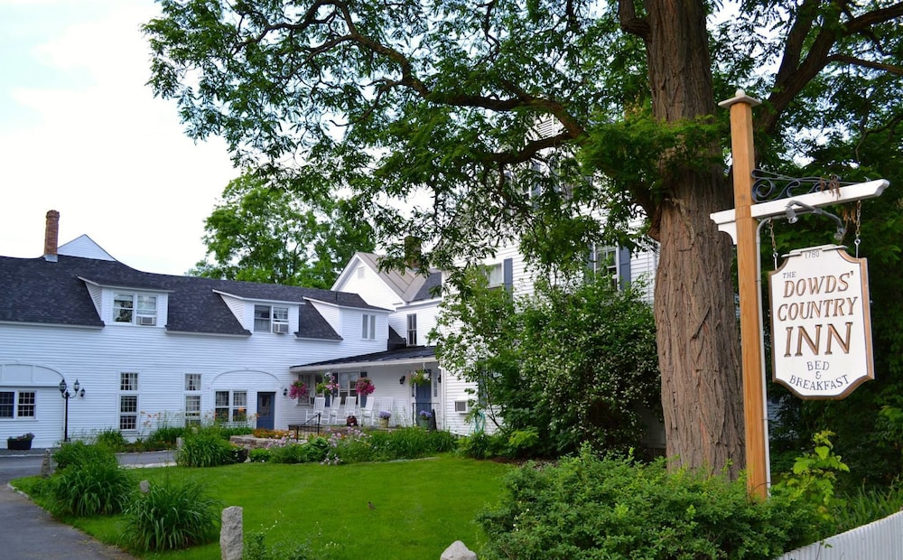The Dowds Contry Inn and Event Center 45/50
