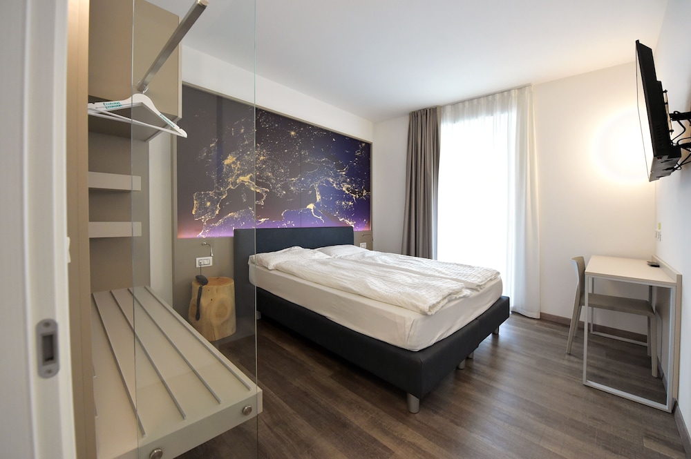 Ecohotel Primavera 12/72