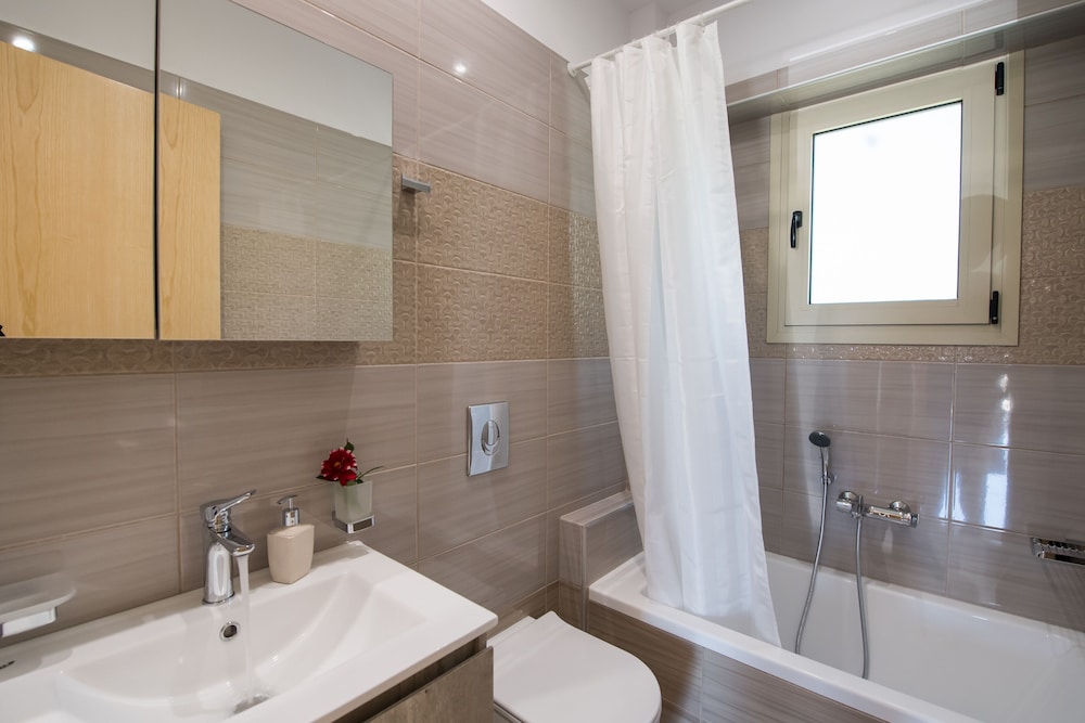 Bounatsa Studios & Apartments 40/43
